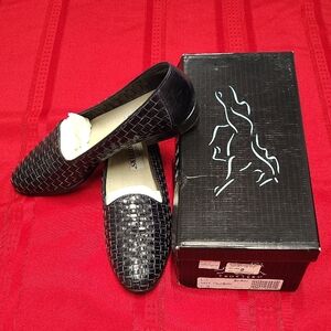 Trotters Navy Blue Woven Flats